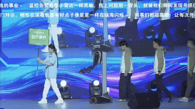 」中国机器人大军上岗！看呆歪果仁pg模拟器试玩硅谷还在「卷PPT(图24)